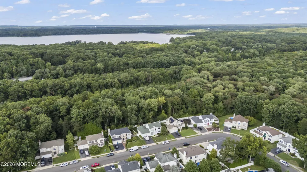 52 Diamond Lane Howell, NJ 07731
