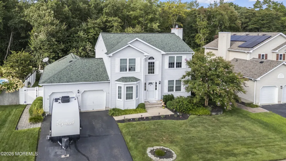 52 Diamond Lane Howell, NJ 07731