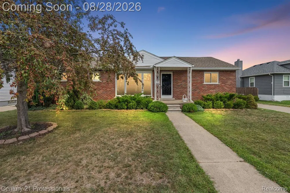 22525 Saint Gertrude Street St Clair Shores City, MI 48081