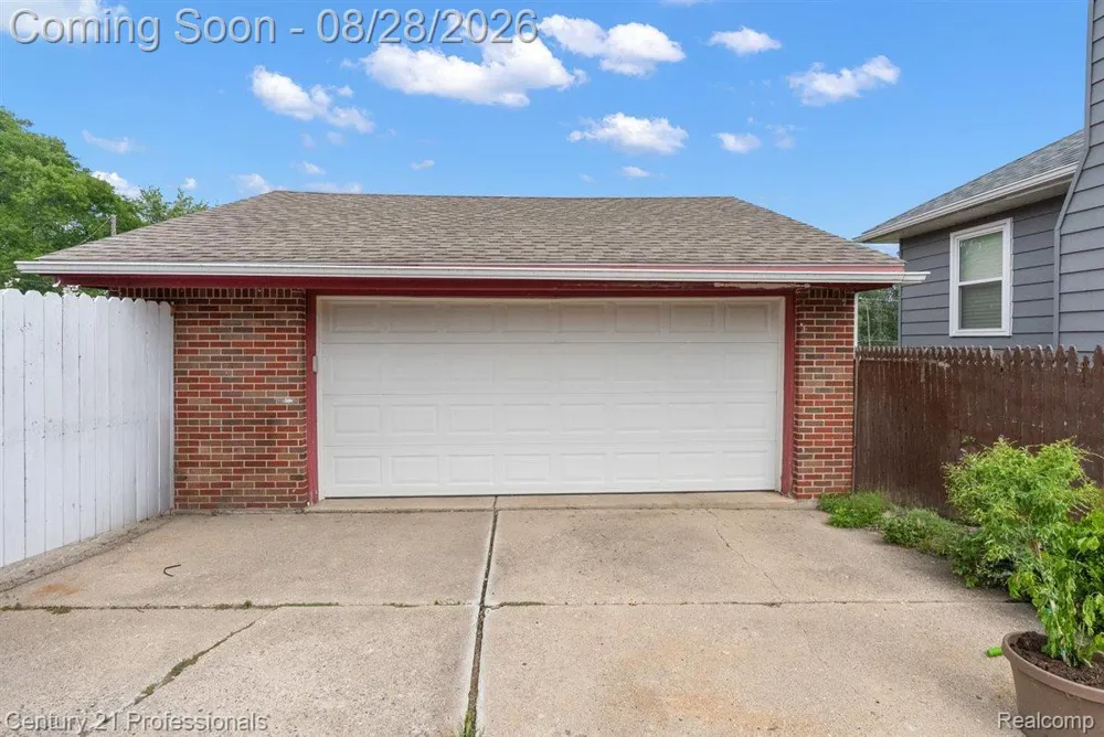 22525 Saint Gertrude Street St Clair Shores City, MI 48081