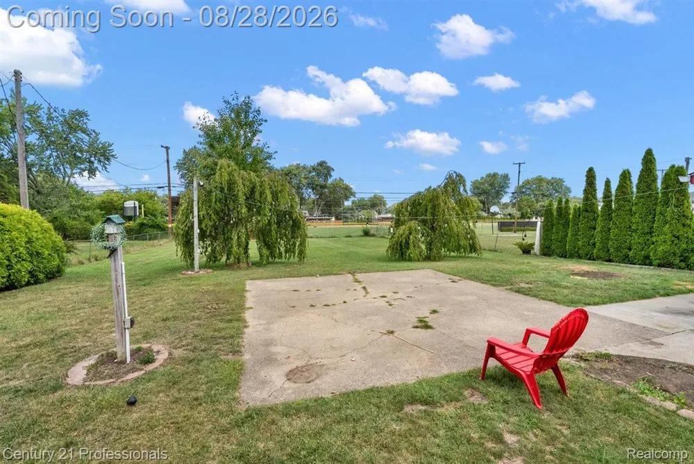 22525 Saint Gertrude Street St Clair Shores City, MI 48081
