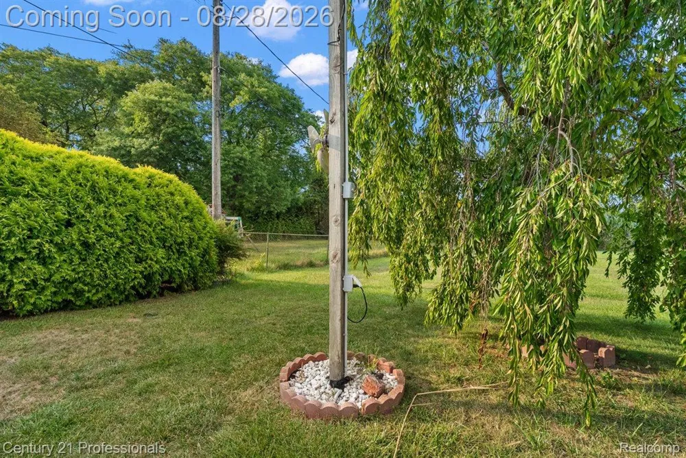 22525 Saint Gertrude Street St Clair Shores City, MI 48081