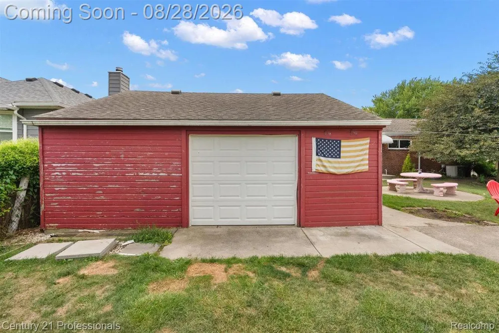 22525 Saint Gertrude Street St Clair Shores City, MI 48081