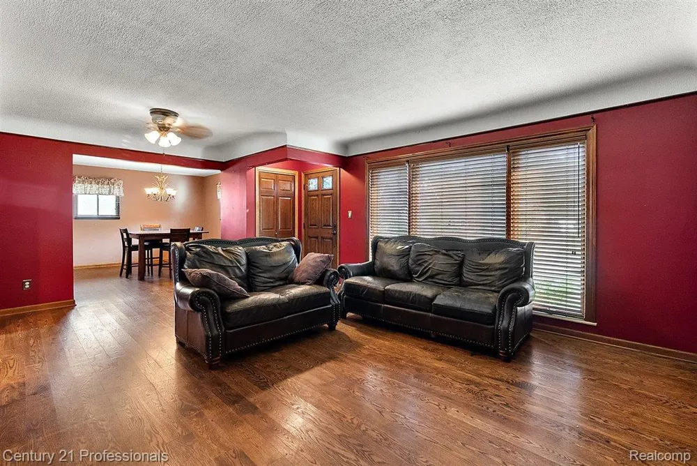 22525 Saint Gertrude Street St Clair Shores City, MI 48081