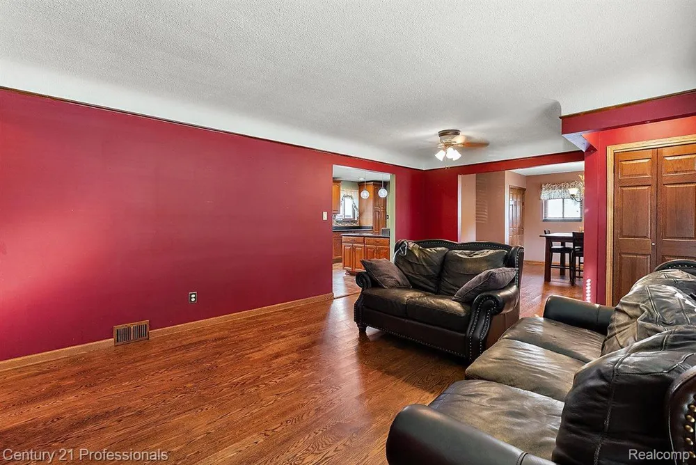 22525 Saint Gertrude Street St Clair Shores City, MI 48081