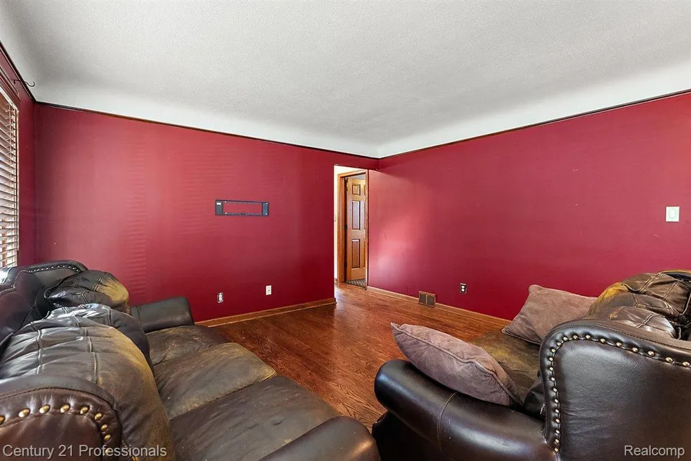 22525 Saint Gertrude Street St Clair Shores City, MI 48081