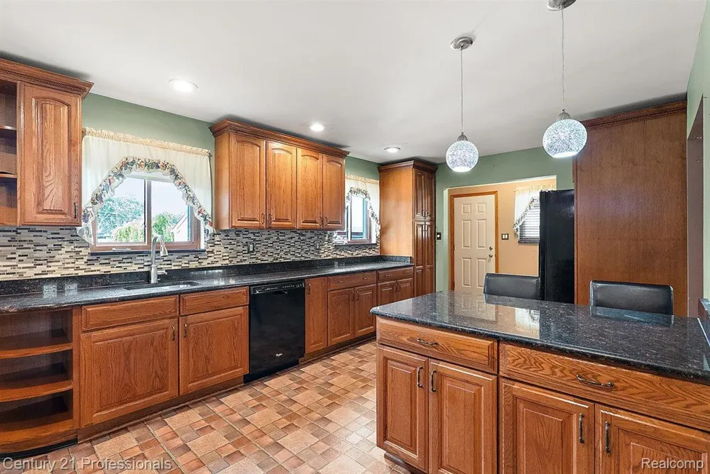 22525 Saint Gertrude Street St Clair Shores City, MI 48081