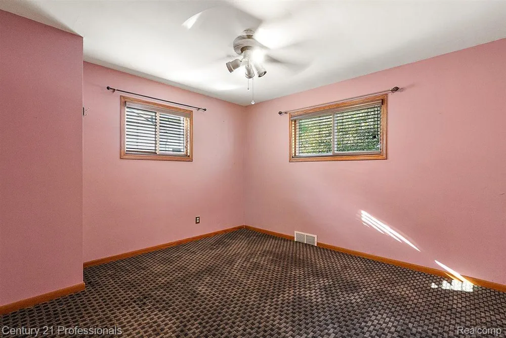 22525 Saint Gertrude Street St Clair Shores City, MI 48081