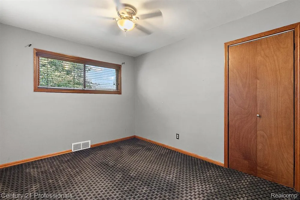 22525 Saint Gertrude Street St Clair Shores City, MI 48081