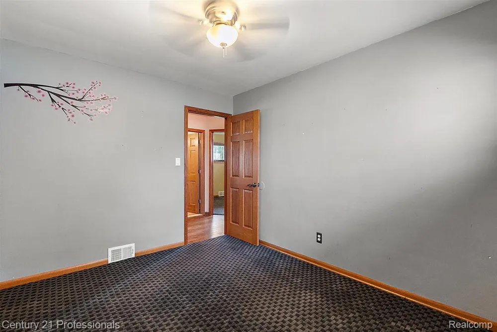 22525 Saint Gertrude Street St Clair Shores City, MI 48081
