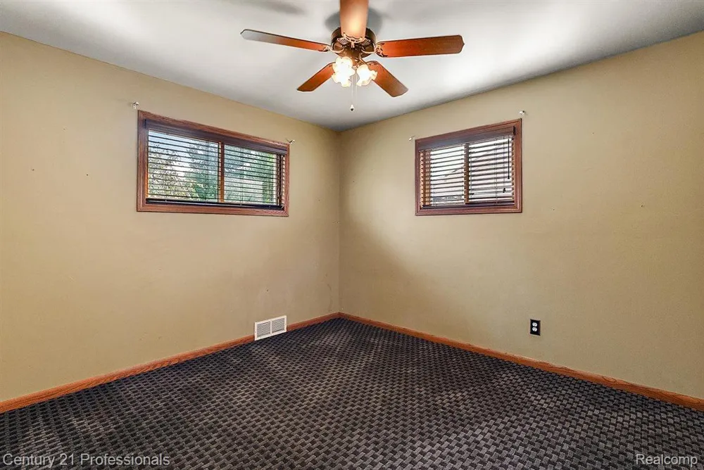 22525 Saint Gertrude Street St Clair Shores City, MI 48081