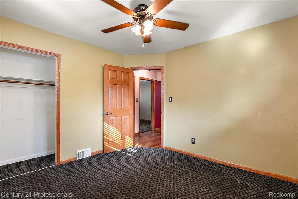 22525 Saint Gertrude Street St Clair Shores City, MI 48081