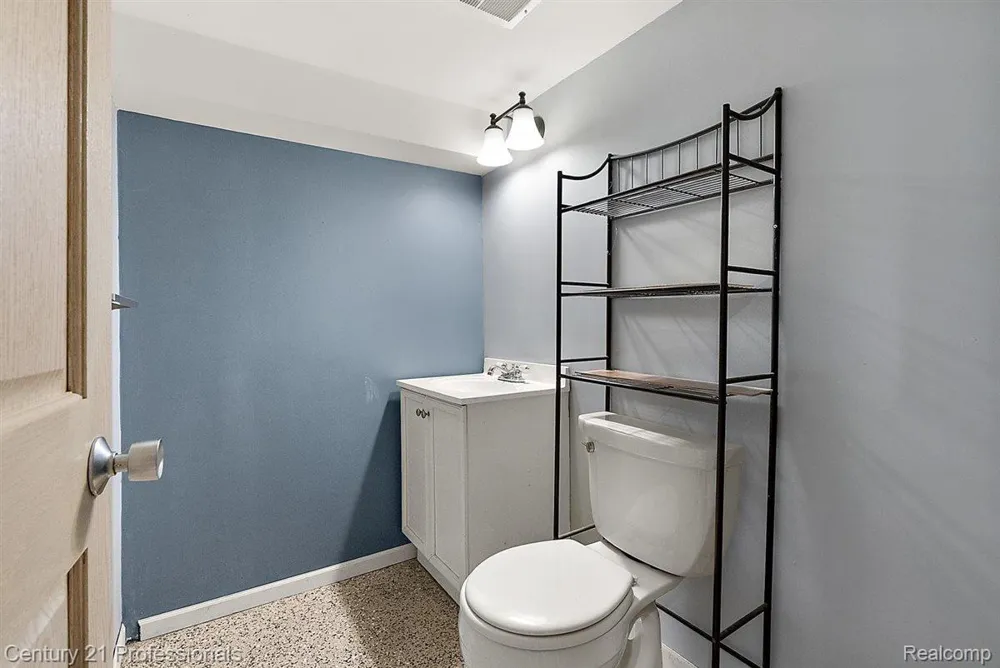 22525 Saint Gertrude Street St Clair Shores City, MI 48081