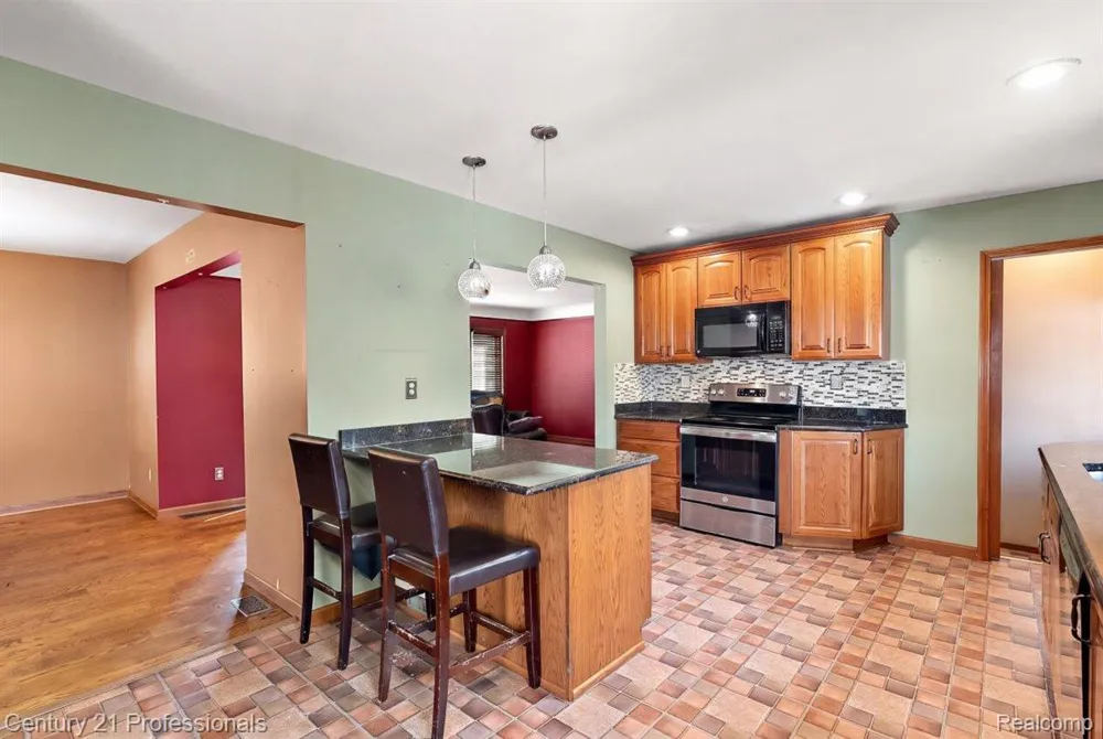 22525 Saint Gertrude Street St Clair Shores City, MI 48081
