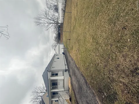 18821 Glenmore