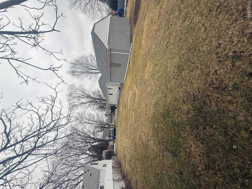18821 Glenmore Redford Charter Township, MI 48240