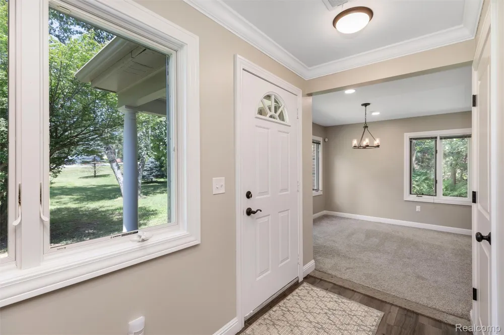4915 Walnut Lake Road West Bloomfield Charter Township, MI 48323