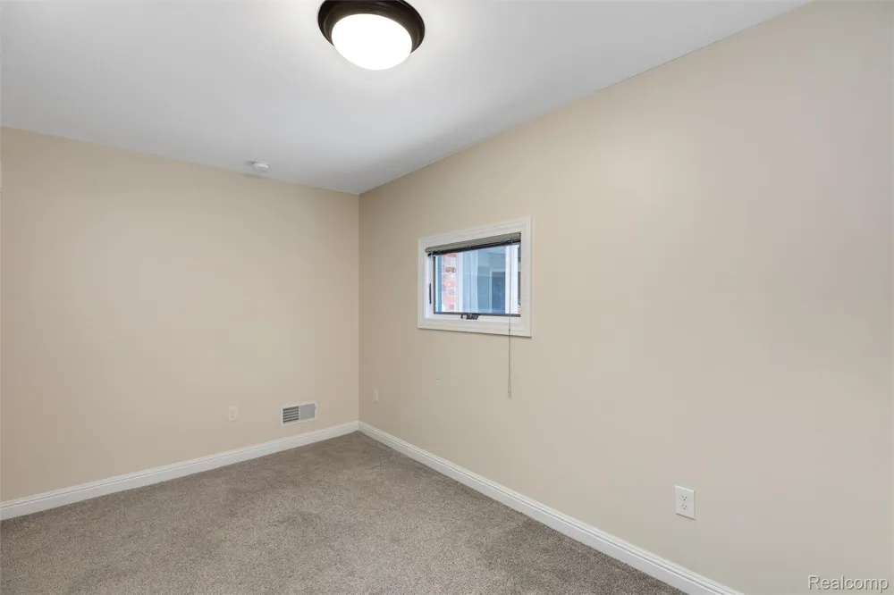 4915 Walnut Lake Road West Bloomfield Charter Township, MI 48323