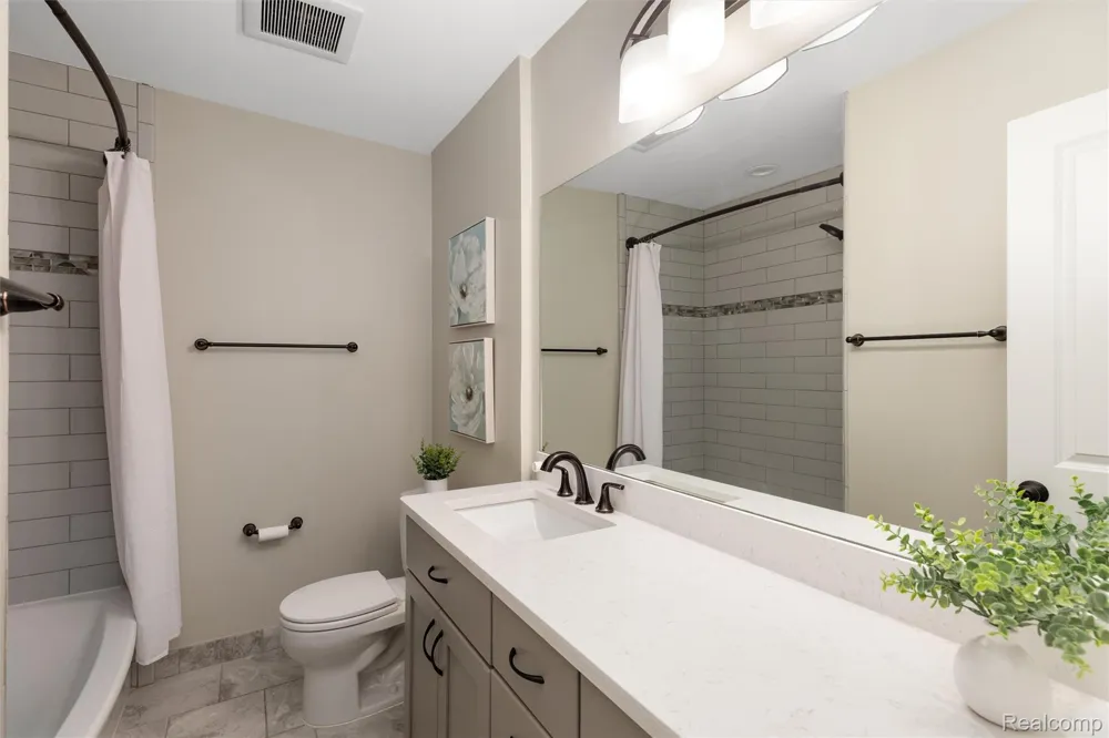 4915 Walnut Lake Road West Bloomfield Charter Township, MI 48323