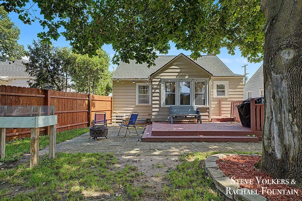 2143 Houseman Avenue NE Grand Rapids City, MI 49505