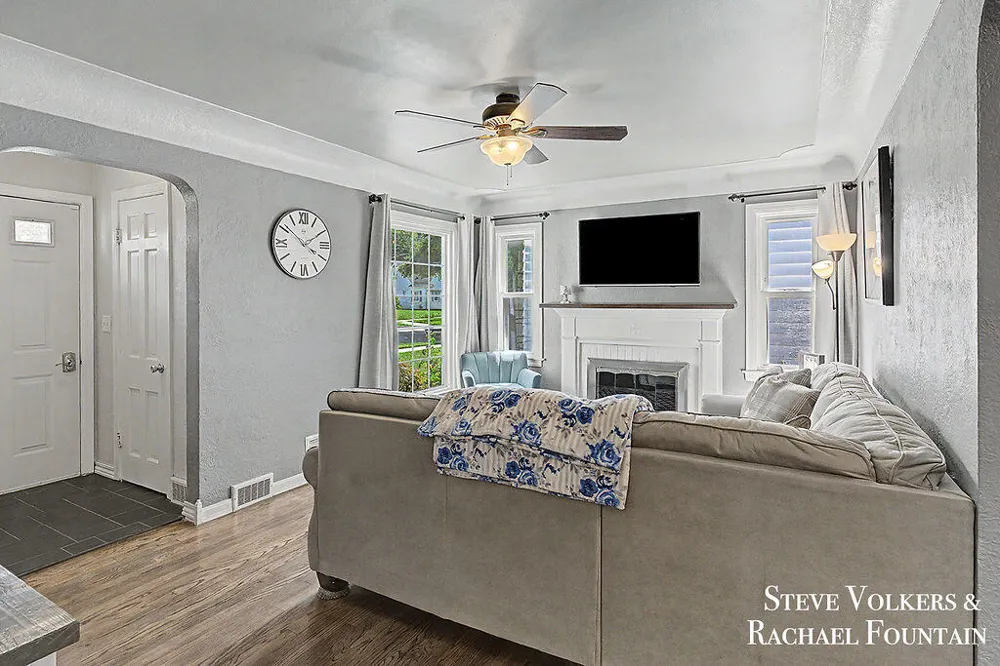 2143 Houseman Avenue NE Grand Rapids City, MI 49505