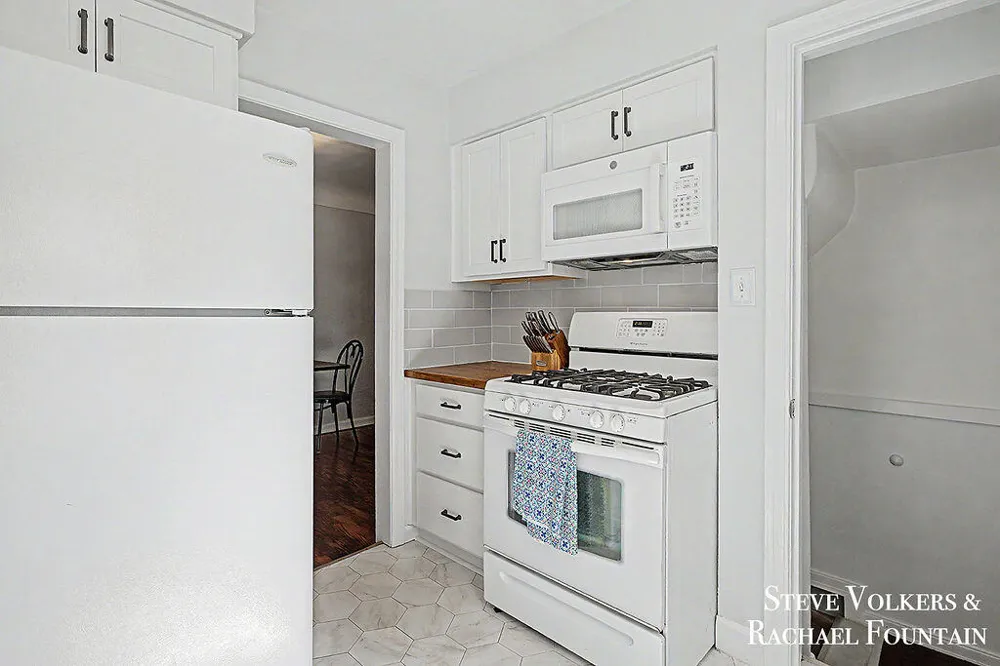 2143 Houseman Avenue NE Grand Rapids City, MI 49505