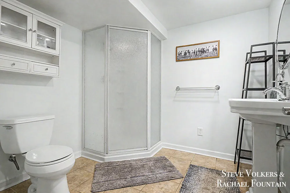 2143 Houseman Avenue NE Grand Rapids City, MI 49505