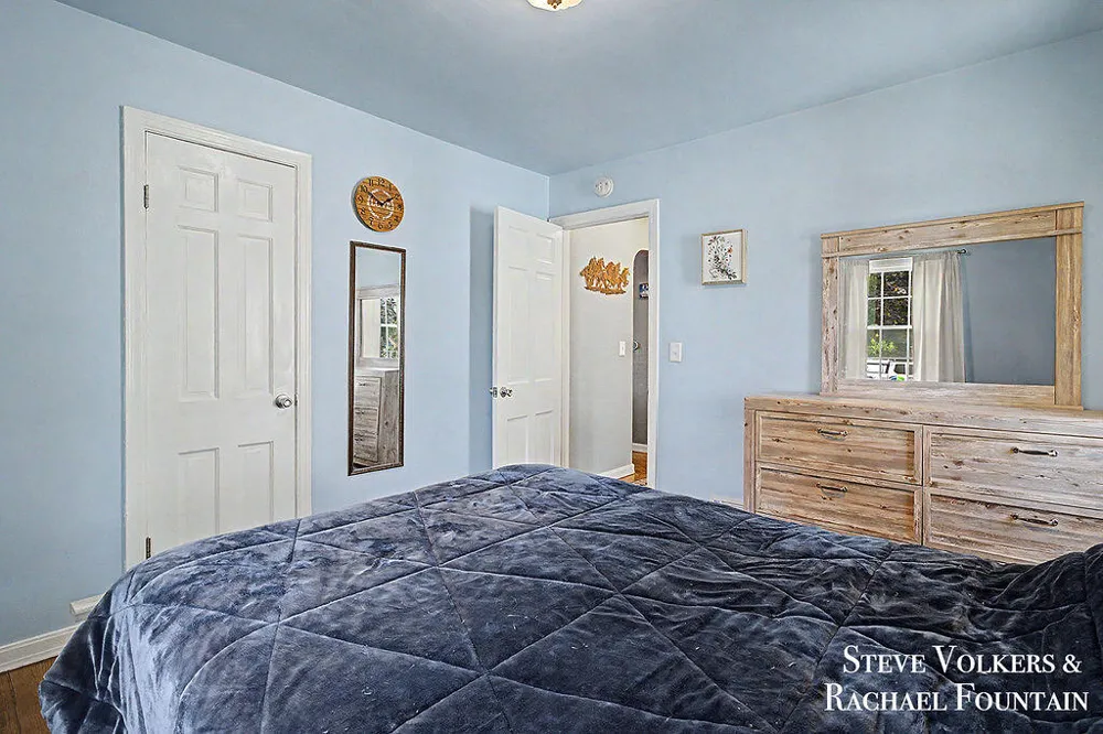 2143 Houseman Avenue NE Grand Rapids City, MI 49505