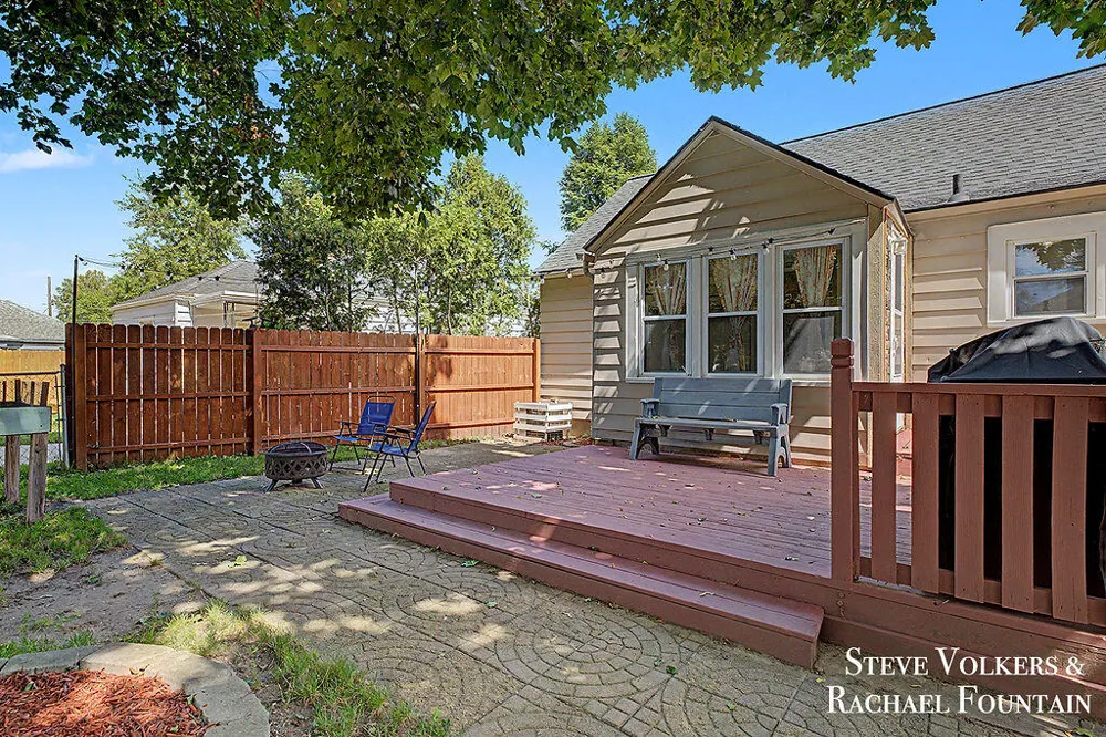 2143 Houseman Avenue NE Grand Rapids City, MI 49505