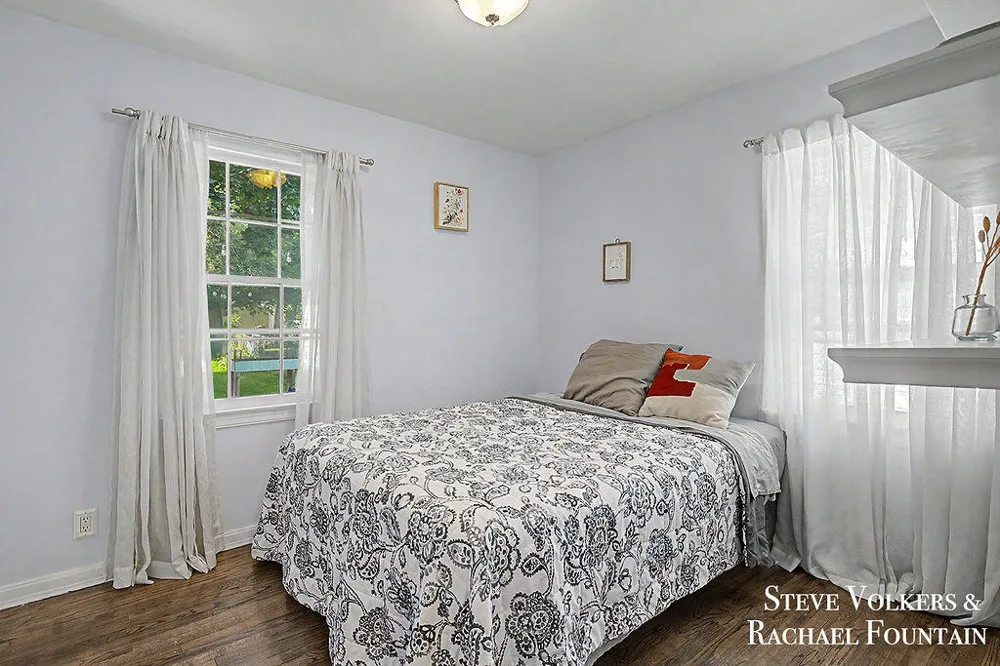 2143 Houseman Avenue NE Grand Rapids City, MI 49505