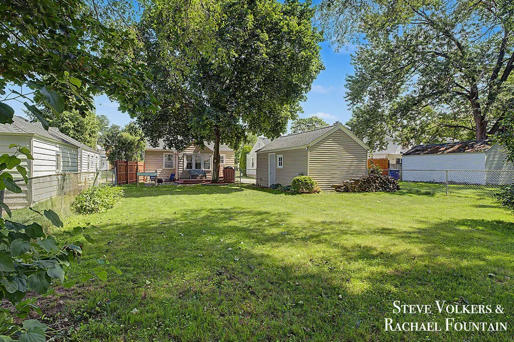 2143 Houseman Avenue NE Grand Rapids City, MI 49505