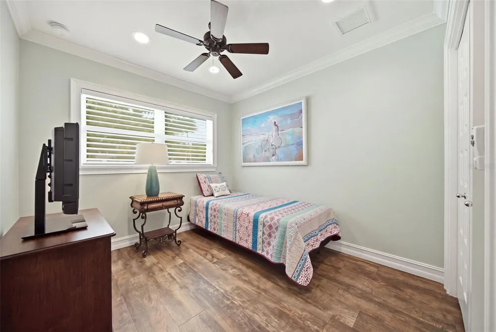 10715 CARROLLWOOD DRIVE Tampa, FL 33618