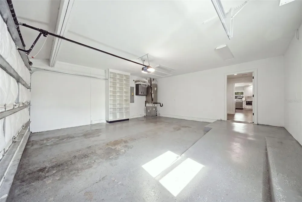 10715 CARROLLWOOD DRIVE Tampa, FL 33618