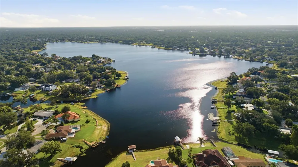 10715 CARROLLWOOD DRIVE Tampa, FL 33618