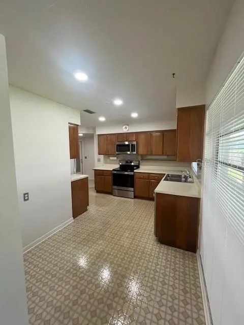 1630 PICARDY CIRCLE Clearwater, FL 33755