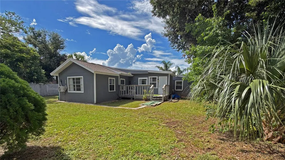 1311 HILLCREST DRIVE Daytona Beach, FL 32114