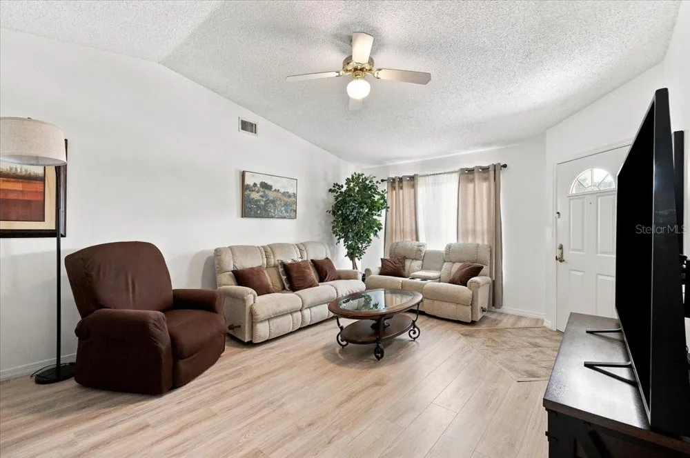 1837 PRAIRIE DUNES CIRCLE S Lakeland, FL 33810