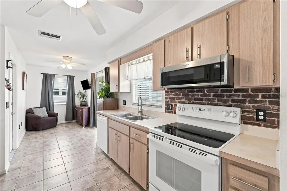 1837 PRAIRIE DUNES CIRCLE S Lakeland, FL 33810
