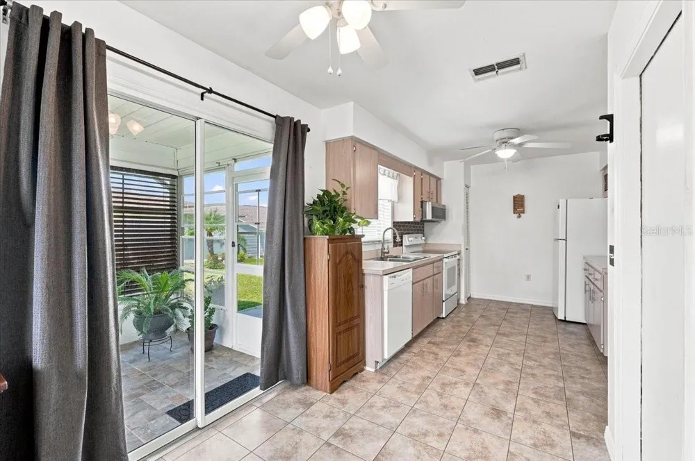 1837 PRAIRIE DUNES CIRCLE S Lakeland, FL 33810
