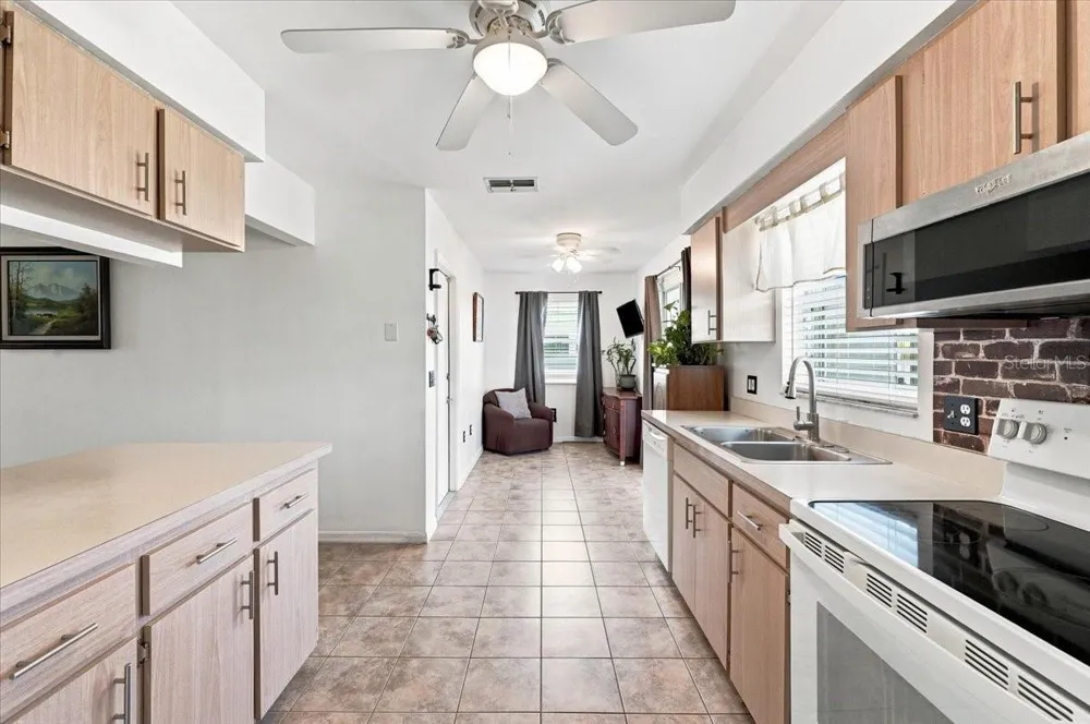 1837 PRAIRIE DUNES CIRCLE S Lakeland, FL 33810
