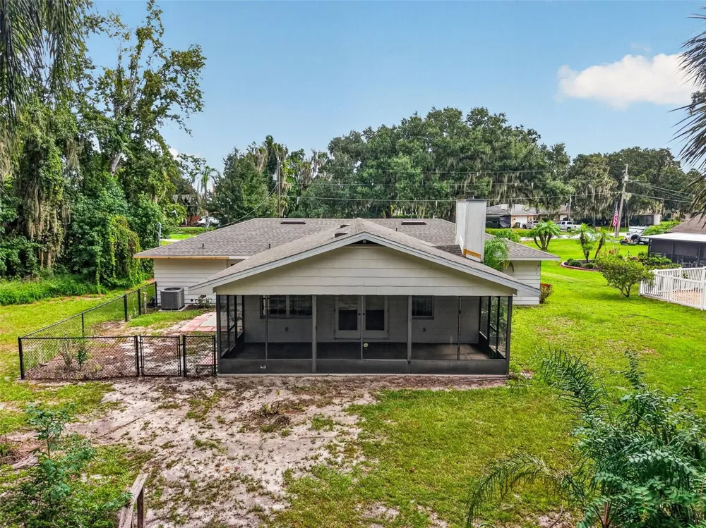 8050 SPRING DRIVE Yalaha, FL 34797