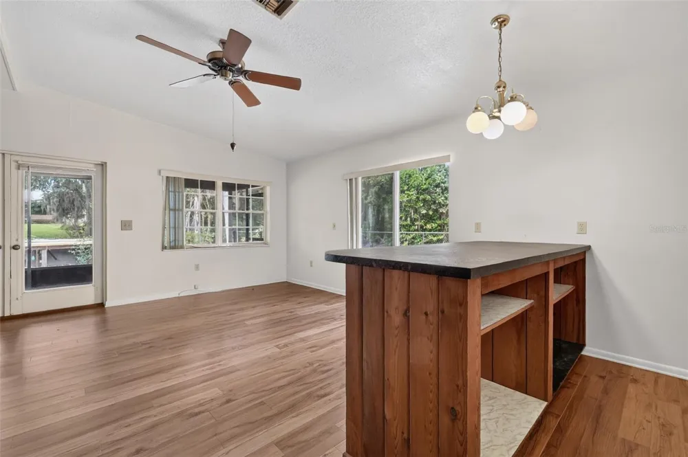 8050 SPRING DRIVE Yalaha, FL 34797
