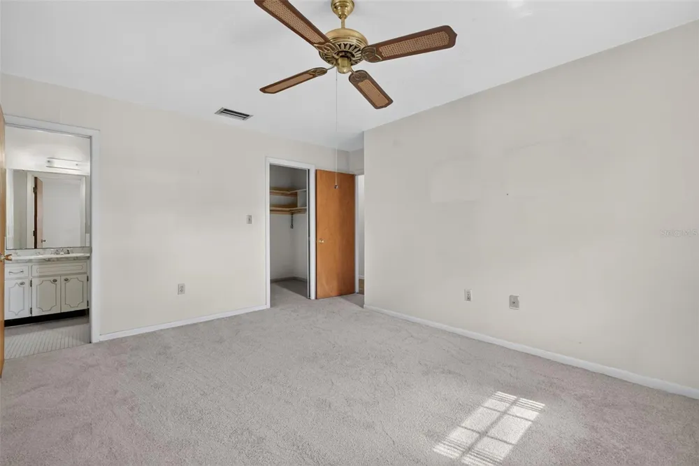 8050 SPRING DRIVE Yalaha, FL 34797