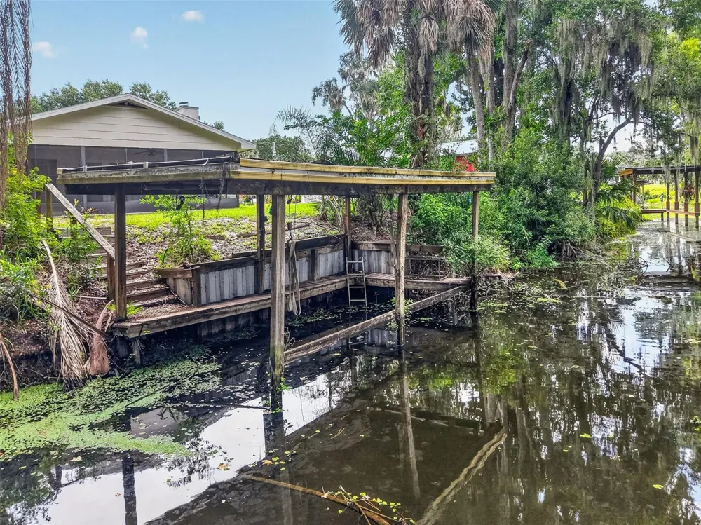 8050 SPRING DRIVE Yalaha, FL 34797