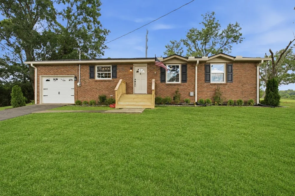 230 S Valley Rd Hendersonville, TN 37075