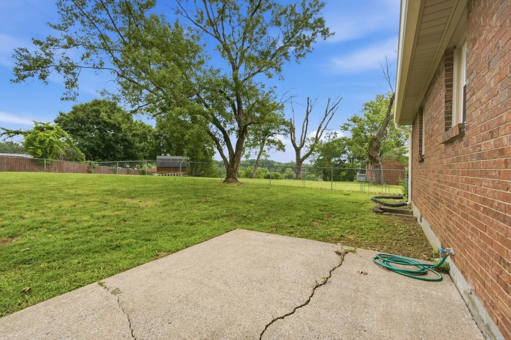 230 S Valley Rd Hendersonville, TN 37075