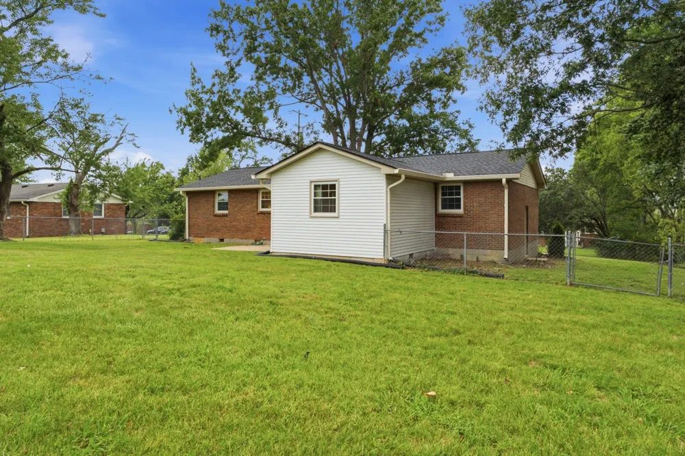 230 S Valley Rd Hendersonville, TN 37075