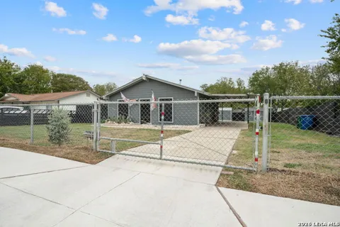 6022 Castle View