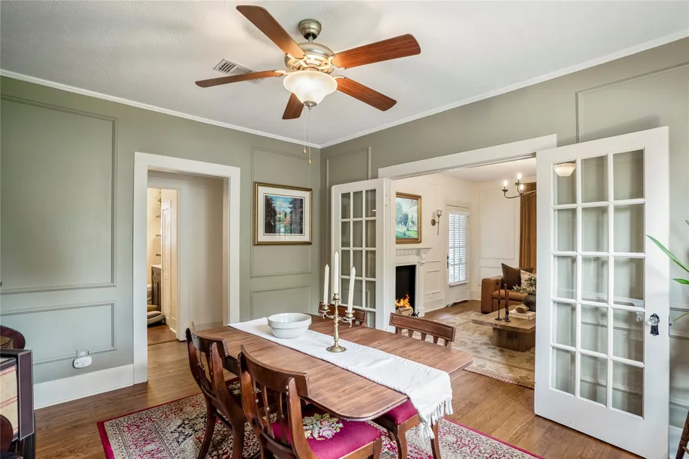 907 Clinton Street Brenham, TX 77833