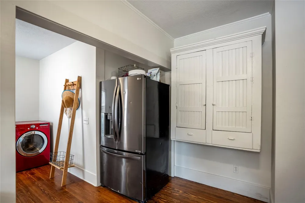 907 Clinton Street Brenham, TX 77833